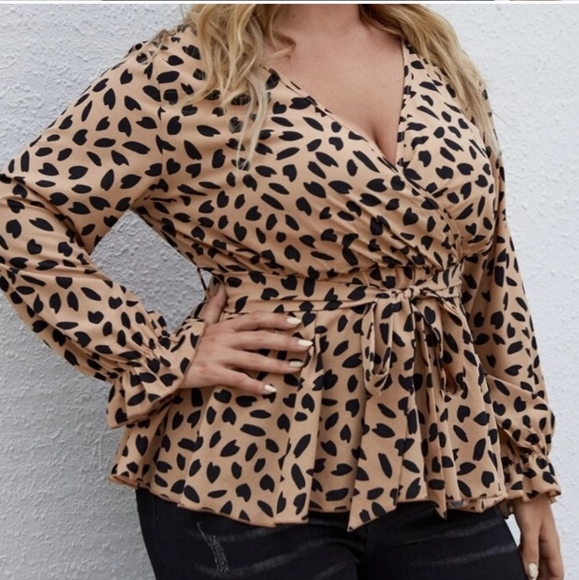 Kara and Kate plus sized surplice blouse animal print size XXL - Picture 1 of 8